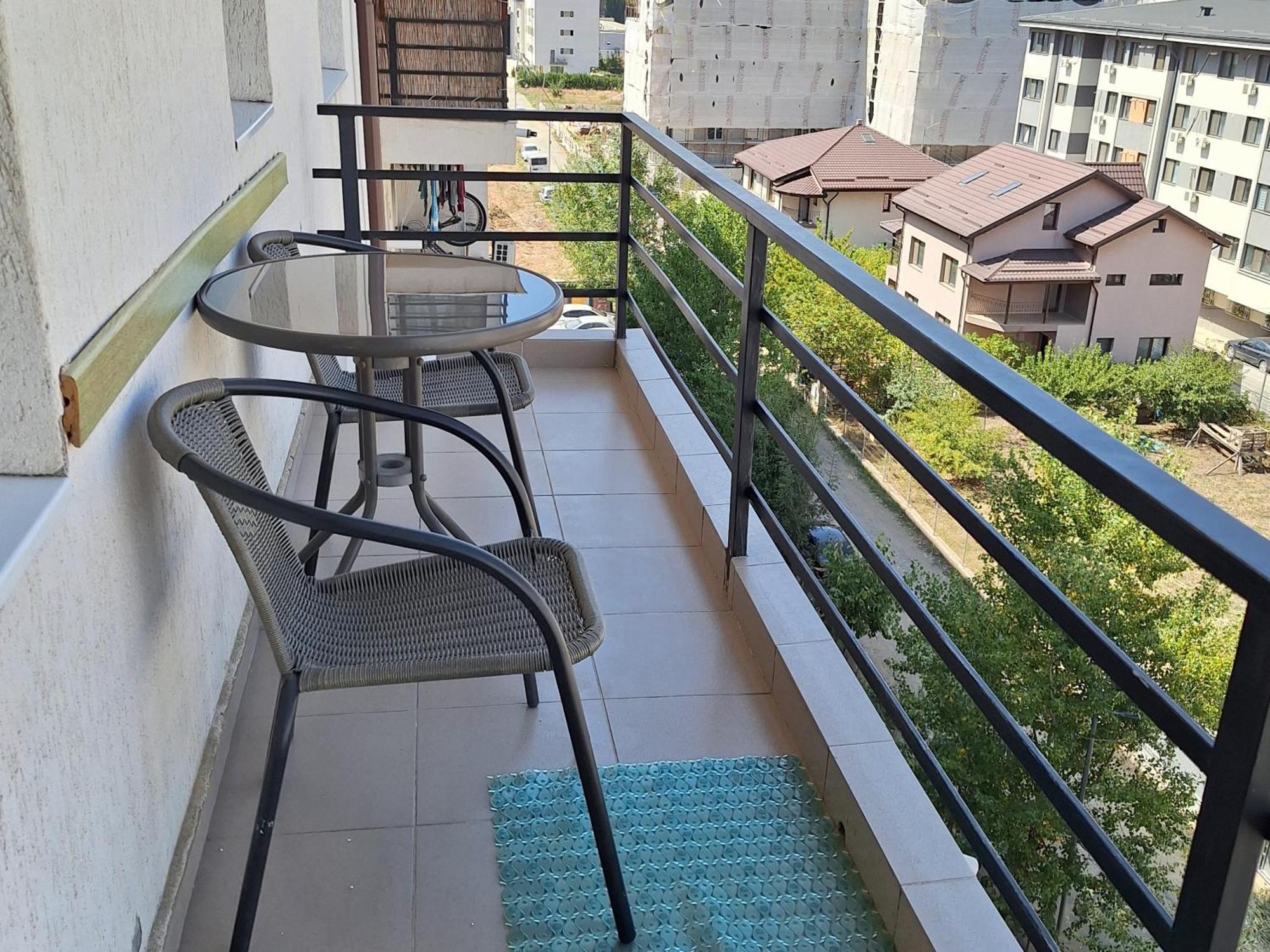 Cazare Apartament 2 Camere Decomandat Militari Chiajna Exteriör bild